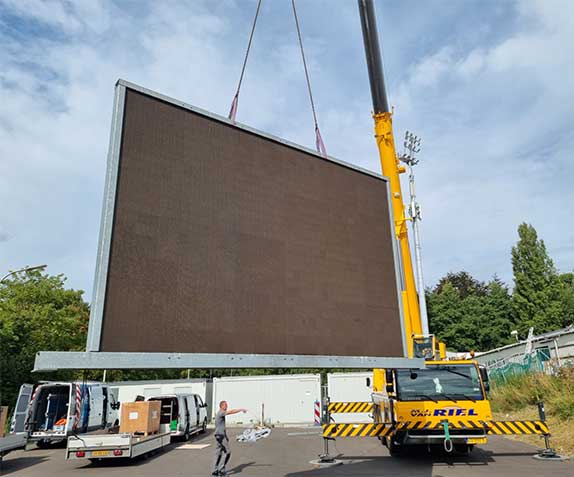 Het plaatsen van een outdoor LED scherm