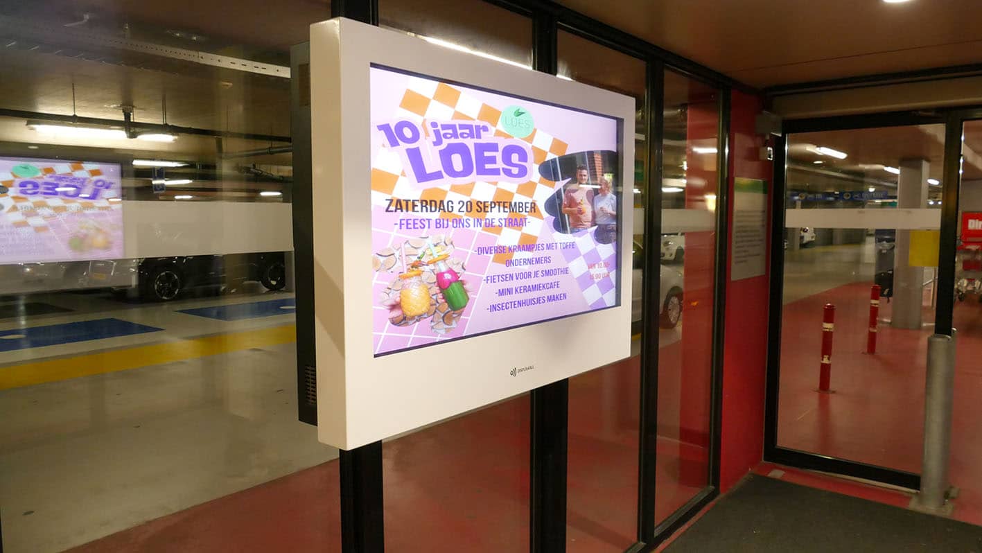 Outdoor narrowcasting scherm winkelcentrum