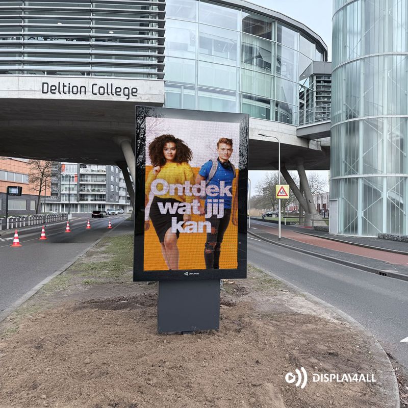 digitaal informatiebord buiten toegepast